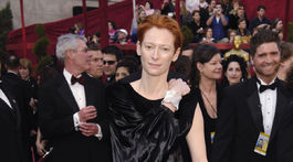 Herečka Tilda Swinton v roku 2008 na vyhlásení cien Oscarov.
