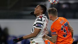 Vyškolili United ako žiakov. Škrtel a spol. oslavujú historický triumf