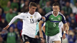 Malý Iniesta i opora Leicestru. Severní Íri nominovali na Slovákov