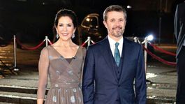 Dánska princezná Mary výrazne omladla! Aj vďaka týmto šatám