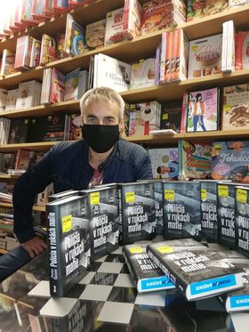 Hrdý autor Peter Šloser