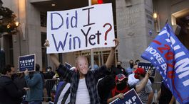 Časť Ameriky si na Trumpa zvykla, pripomína expert