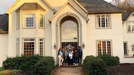 Krásne gesto budúcej hviezdy. Rodine kúpila dom, mama šla do kolien