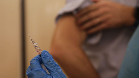 Reportáž RTVS o úmrtí učiteľky mohla podľa mediálneho výboru spôsobiť obavy pred očkovaním
