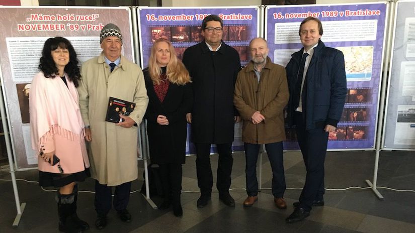 Účastníci demonštrácie slovenských študentov zo...