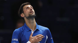 Djokovič začal cestu za rekordom vo veľkom štýle, uspel aj Medvedev