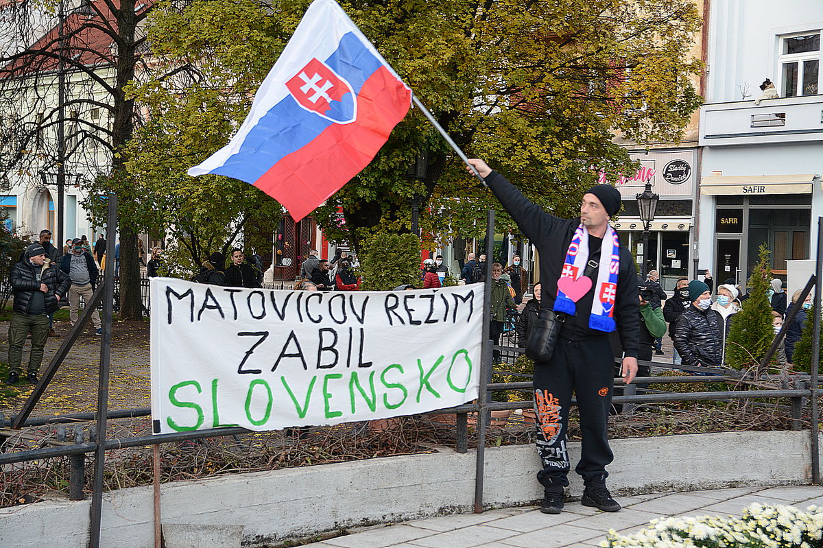 Protivládny protest pri Dolnej bráne na...