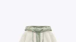 Dámska bunda značky Zara. Predáva sa za 39,95 eura. 