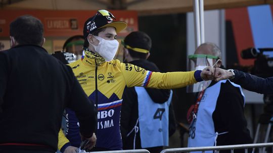 1. Primož Roglič (Slov./Jumbo-Visma) - 4237...