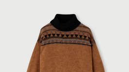 Dámsky sveter s nórskym vzorom a naznačeným rolákom. Predáva Liu Jo za 199,99 eura. 