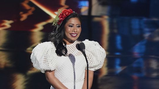 Herečka a moderátorka Yalitza Aparicio na...