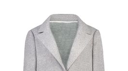 Dámsky kabát F&F, predáva sa za 29,99 eura. 