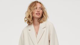 Dámsky kabát H&M, predáva sa za 69,99 eura. 