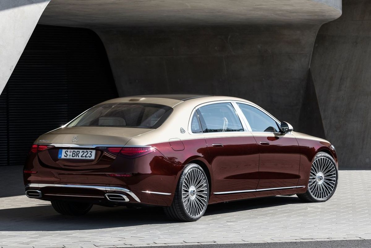 V porovnaní s predĺženou triedou S je Maybach S...
