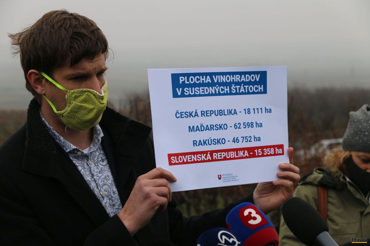 Martin Nevoľný , šéf sekcie poľnohospodárstva,...