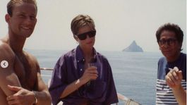 V bikinách na jachte! Bohatý Talian zverejnil súkromný záber princeznej Diany 