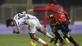 Juventus stratil ďalšie body, na čele sa usadili milánske veľkokluby