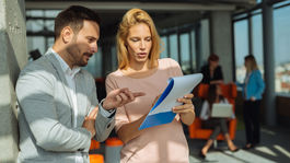 Rok od nástupu von der Leyenovej: Riešenie platovej nerovnosti stále chýba