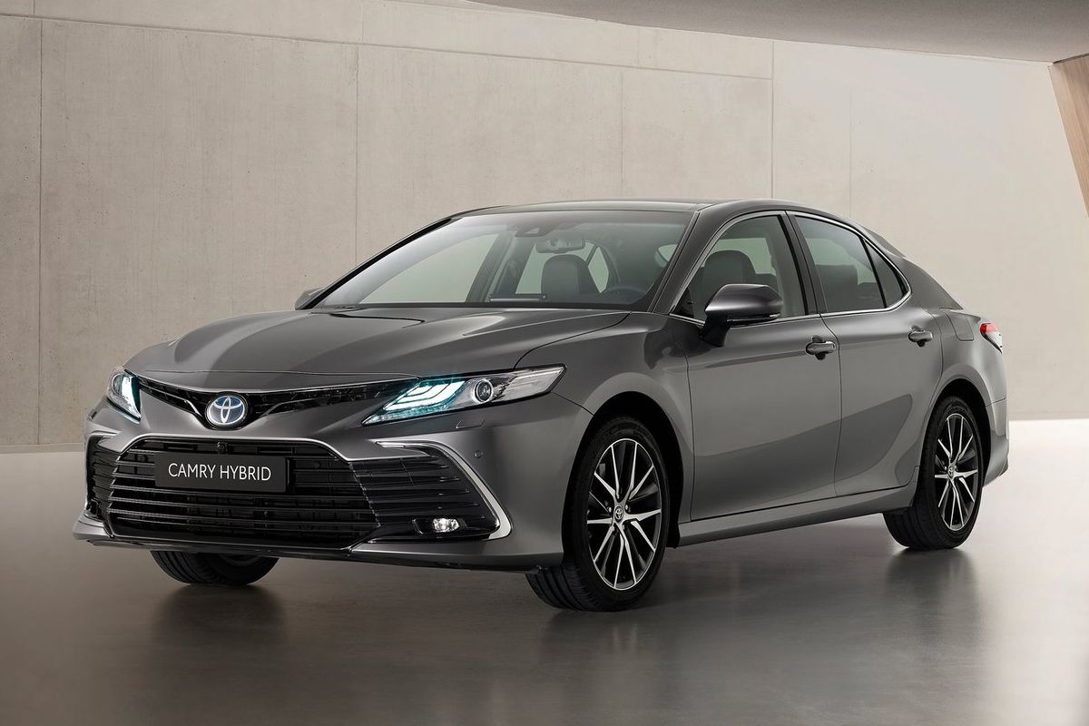 Camry modelového roku 2021 spoznáte vďaka...