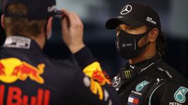 Pustovnícky život koronu nezastavil. Hamilton mal pozitívny test