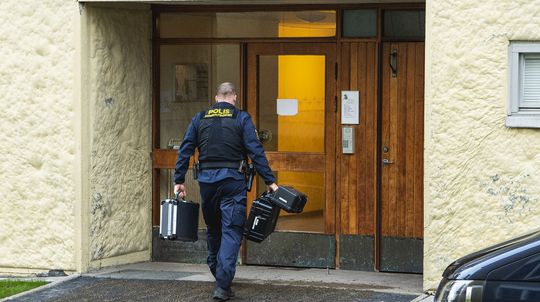 Matka na predmestí Štokholmu takmer tri desaťročia držala v byte syna proti jeho vôli