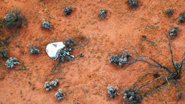 Japonská kapsula so vzácnymi vzorkami z asteroidu pristála na Zemi