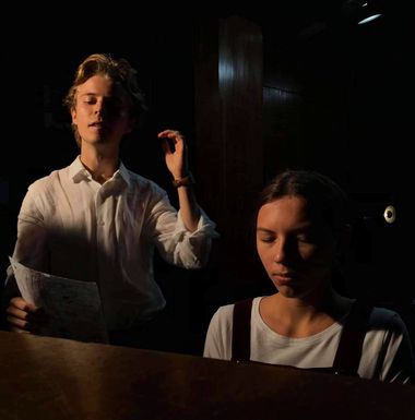 René Schleifer a Dominika Kolenčíková vo filme...