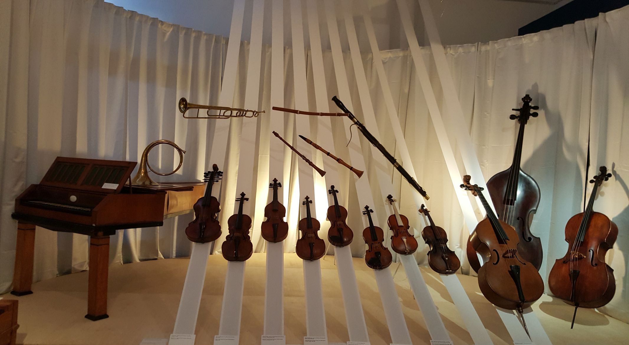 Zbierka hudobných nástrojov patrí k najväčším v...