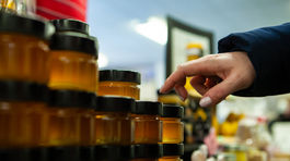 Radšej menej, ale kvalitnejšie! Pri výbere potravín spomaľme, aj počas Vianoc. Ako na to? 