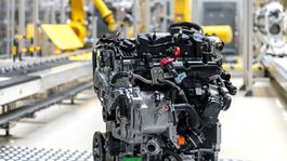 Kia už dokáže v Žiline vyrábať hybridné pohony. Vynovila montážne linky