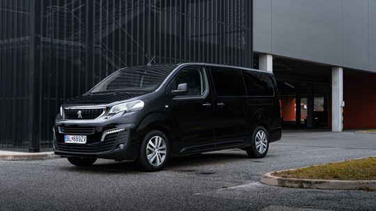 Peugeot Traveller VIP (2020)