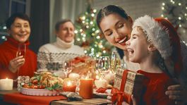 Vianoce, rodina, sviatočná večera, radosť, darček
