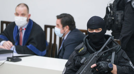 Obhajca Marek Para so svojím klientom Marianom...