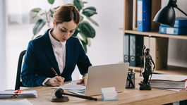 Budú mať ženy a muži na Slovensku rovnaké platy? Krajniak má Akčný plán