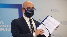 Gröhling: Prvé testovania na školách by sa mohli realizovať už v januári