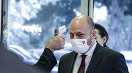 Korona zdecimovala vládu. Naďove testy: Ag negatívny, PCR pozitívny