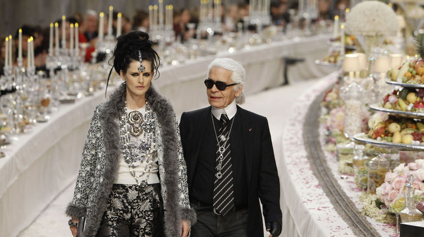 Dizajnér Karl Lagerfeld a modelka Stella...