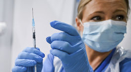 Krajiny EÚ majú úlohu zaočkovať do leta 70 percent dospelej populácie