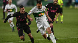 Real stratil ďalšie body. Tabuľku vedie jeho mestský rival