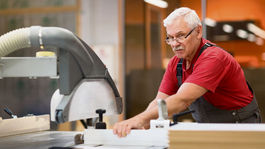 Koniec Krajniakovho automatu? Brusel chce minimálne mzdy inak