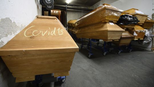 Problém s pochovávaním môže pre zvyšujúci sa počet úmrtí nastať o dva týždne