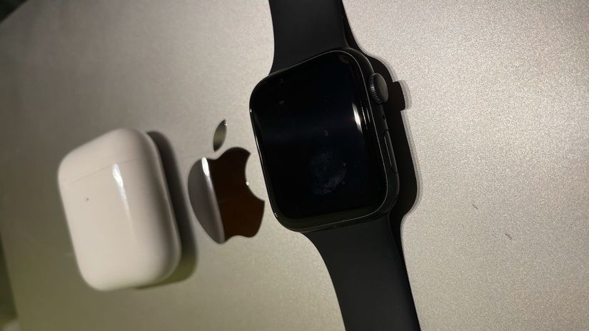 Apple, Apple Watch, Macbook, iPhone, AirPods,