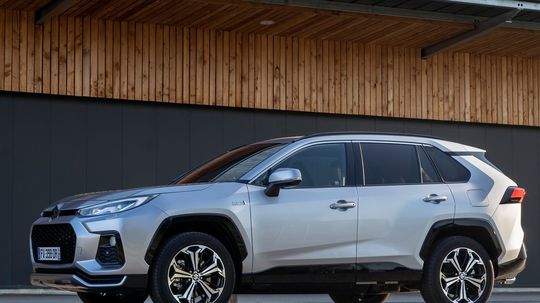 Suzuki Across - 2021