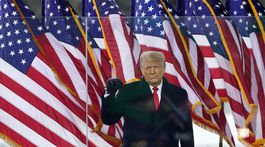 Trump sa zľakol. Ako zareaguje americká demokracia?