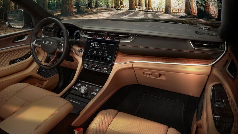 V interiéri Jeep prepracoval palubnú dosku a...