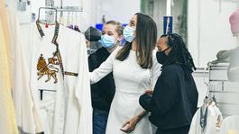 Angelina Jolie s dcérami na nákupoch: Pozrite sa, veď už prerástli slávnu mamu!