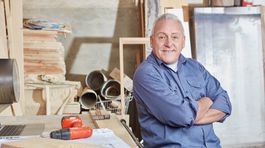 Pracujúci dôchodca-živnostník nemá automaticky odvodovú úľavu, platí to len pre vybrané dohody