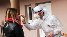 Pribudli tisícky infikovaných koronavírusom a takmer sto úmrtí