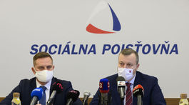Sociálna poisťovňa by bez štátu nemala na dávky. Dostala takmer miliardu eur