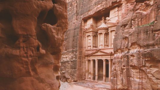 Kamenné priečelie al-Chaznech, teda Pokladnice...